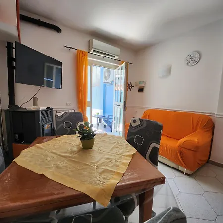 Civico 16 Apartment